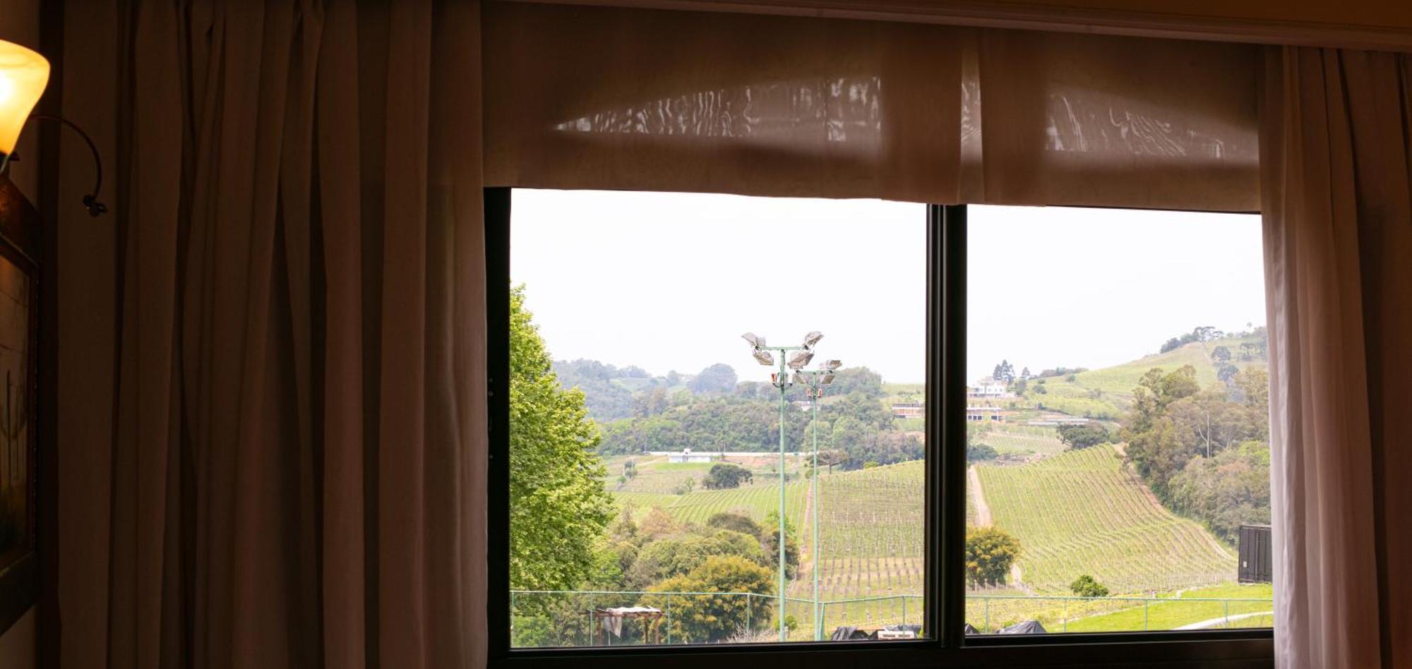 Spa Do Vinho Condominio Vitivinicola Bento Gonçalves Extérieur photo A view of the Hunter Valley from a Hunter Valley wine cellar door