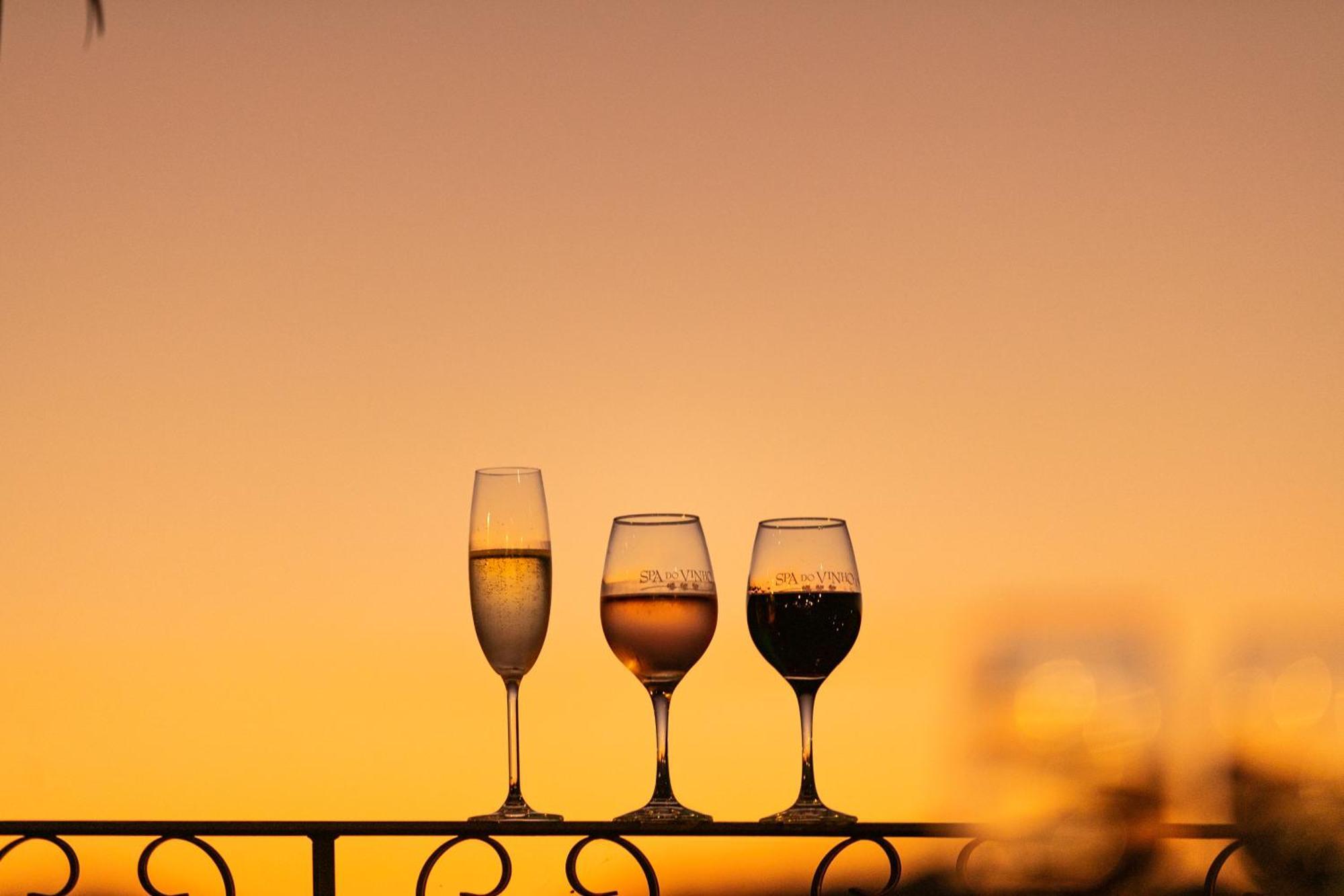 Spa Do Vinho Condominio Vitivinicola Bento Gonçalves Extérieur photo Glasses of sherry