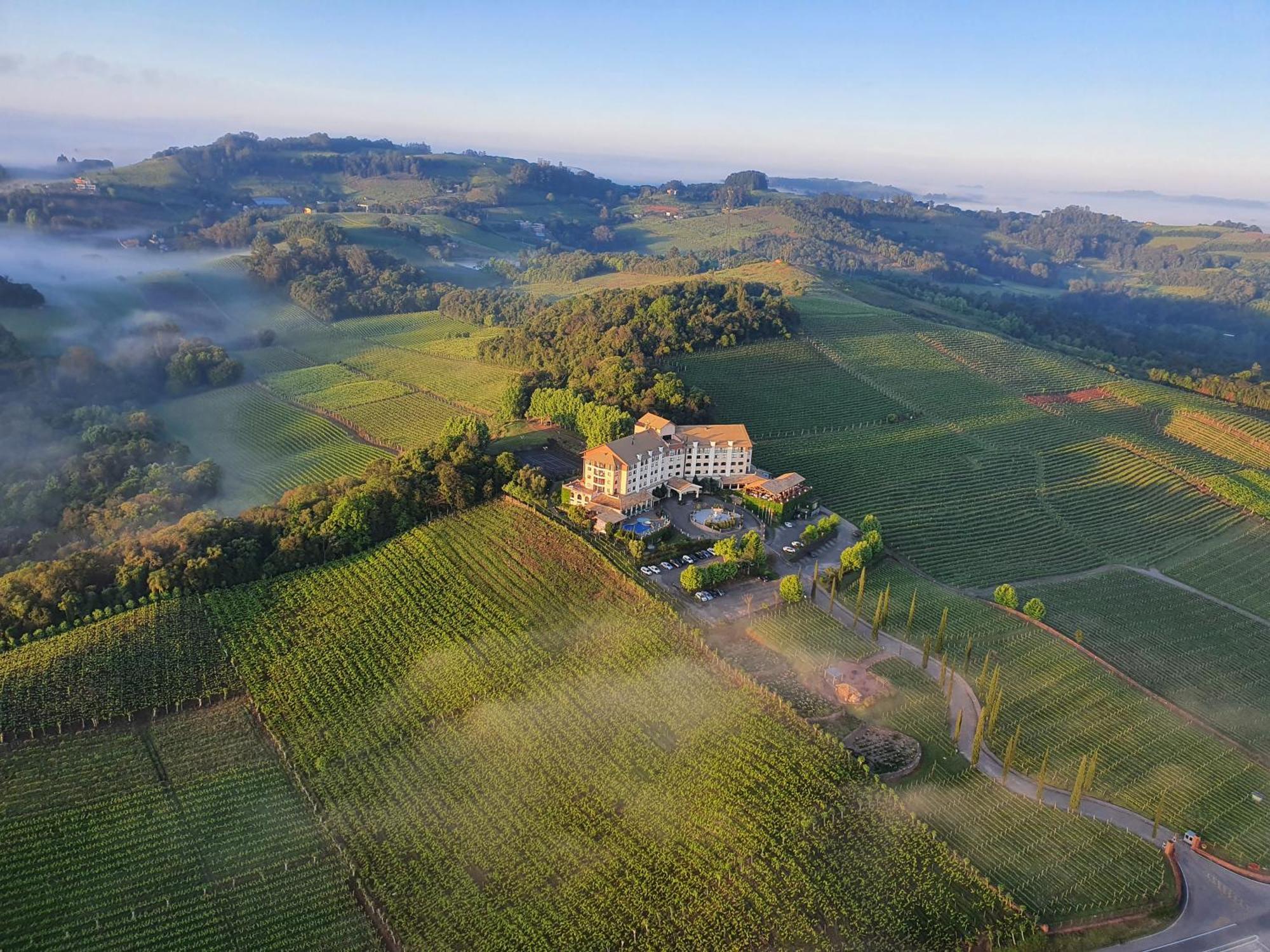 Spa Do Vinho Condominio Vitivinicola Bento Gonçalves Extérieur photo Aerial view of the winery